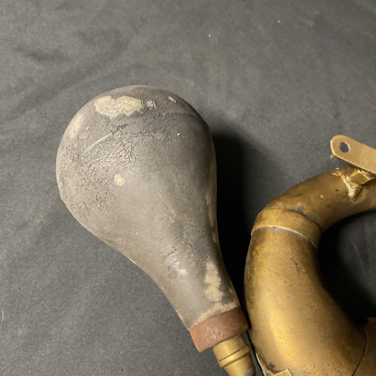 Antique Car Horn Brass body no 14 1910 to 1920,  Works Fine (1447)